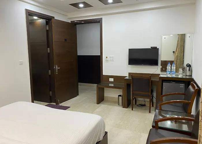 Sheesh Mahal Bed & Breakfast New Delhi